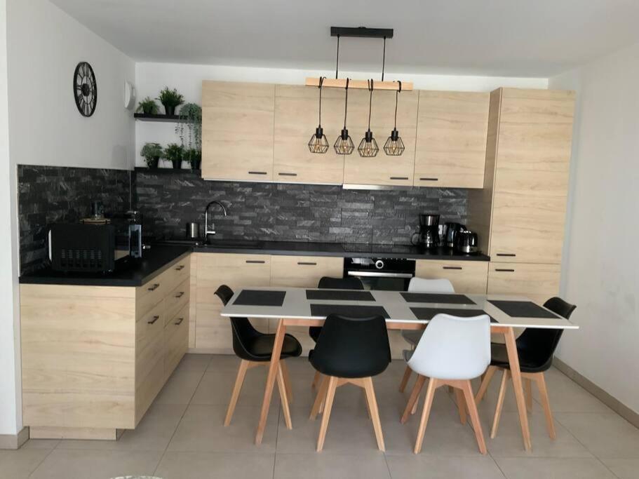 Logement Cosy Climatise Avec Parking Aix-en-Provence Zewnętrze zdjęcie
